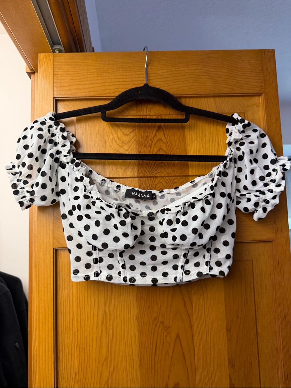 NaNa Black and White Polka Dot Puff Sleeve Crop Top